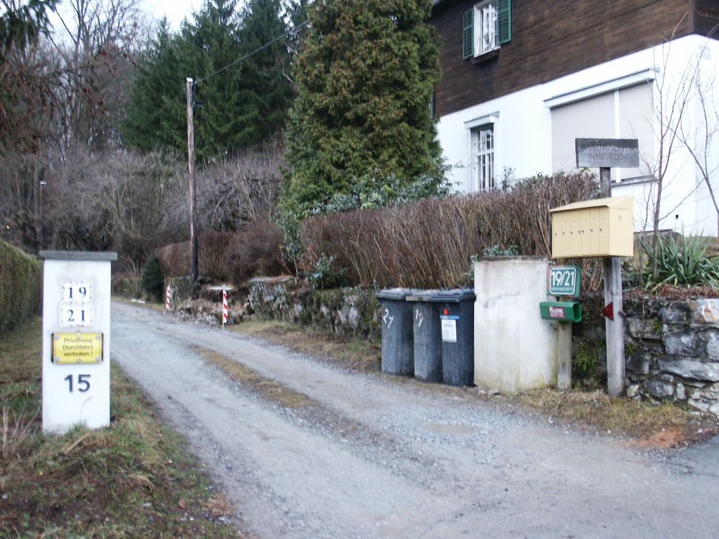 Datei:Schild "Museum", 2004.jpg