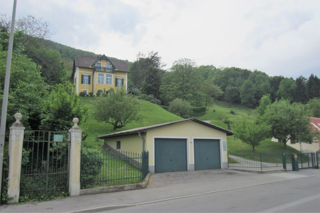Datei:Göstinger Straße 197, 201.JPG