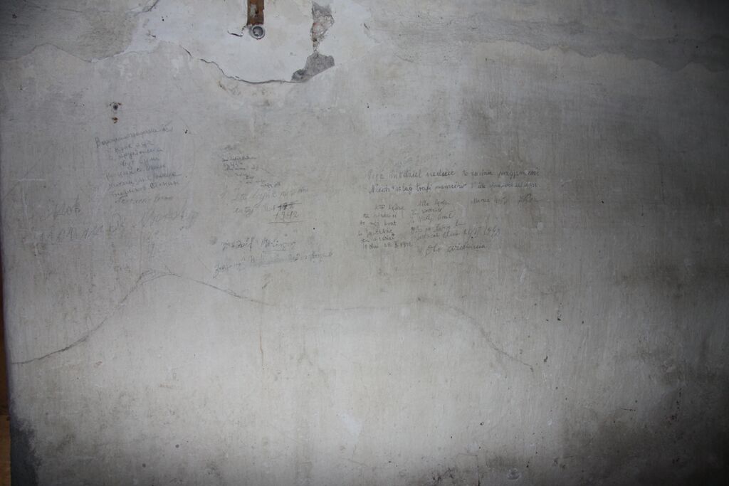 Datei:Salzamt Keller Sgrafitto.JPG