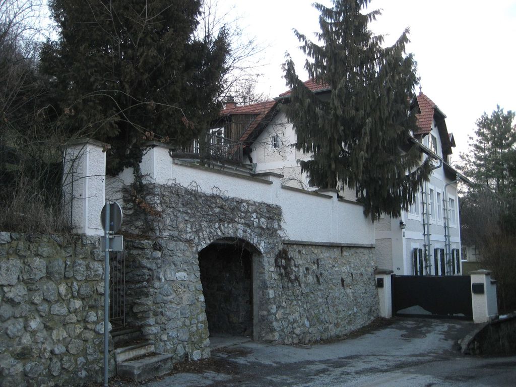 Datei:Neupauerweg 16 gesamt.JPG