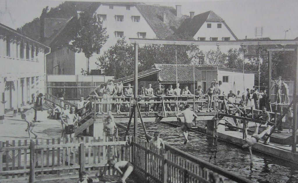 Datei:Körösistraße 64, Mühlgangbad Rieger.JPG