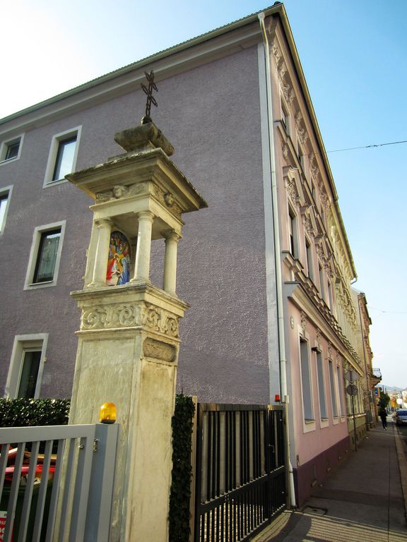 Datei:Kalvarienbergstraße 63, Kreuzsäule 4.JPG
