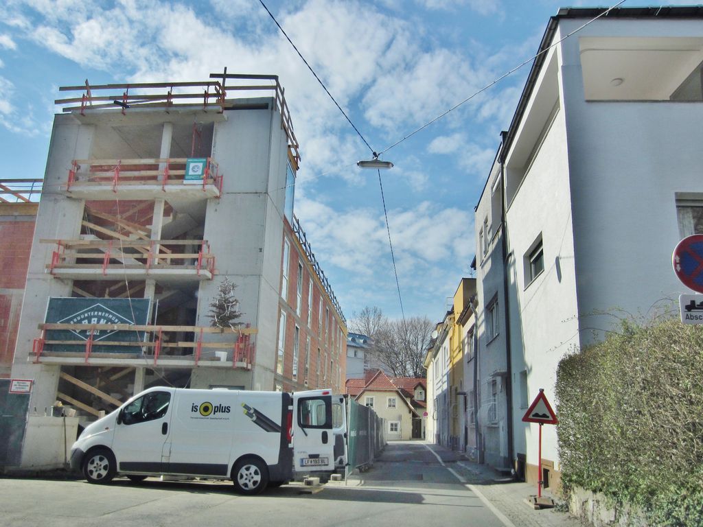 Datei:Rosenberggürtel 51, neue Engstelle.JPG