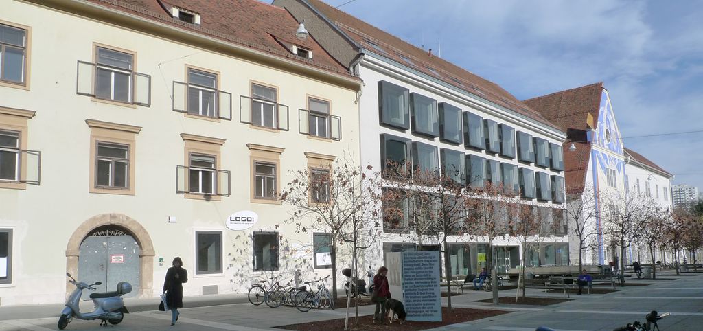 Datei:Graz Karmeliterplatz L1190123.jpg