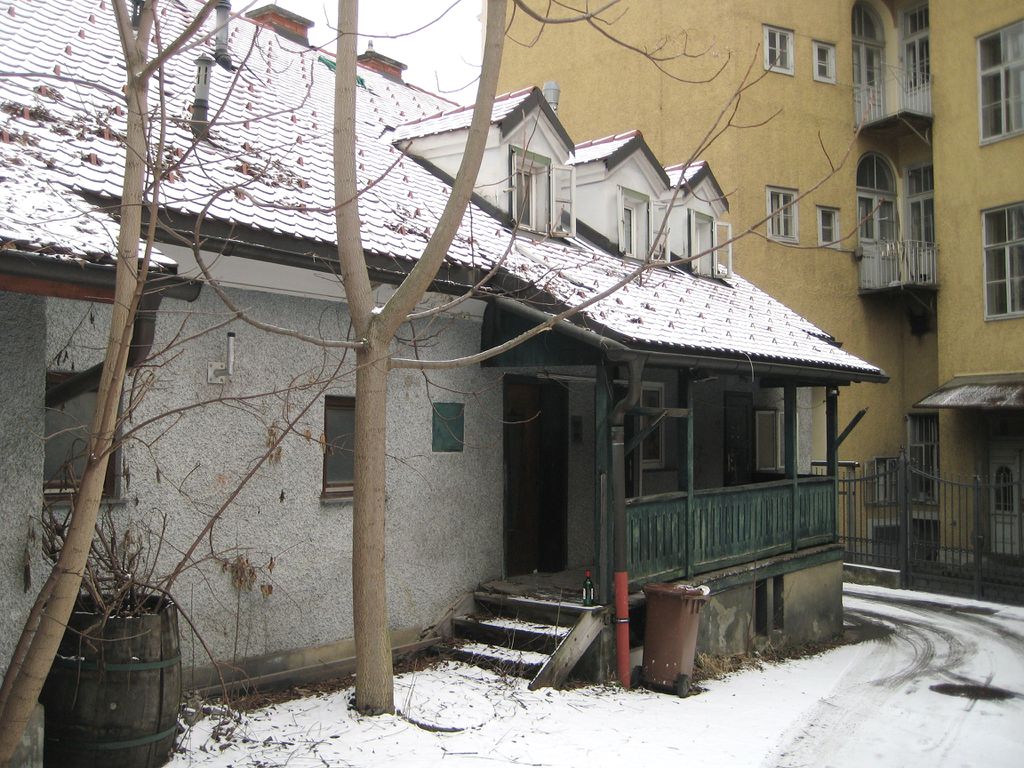 Datei:Girardikeller, Hofgebäude.JPG