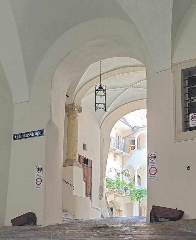 Datei:Sporgasse 25, Einfahrtsbereich.jpg