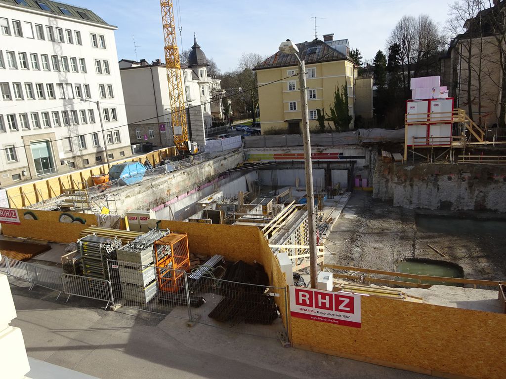 Datei:Ernest-Thun-Straße 2015-03-08.jpg